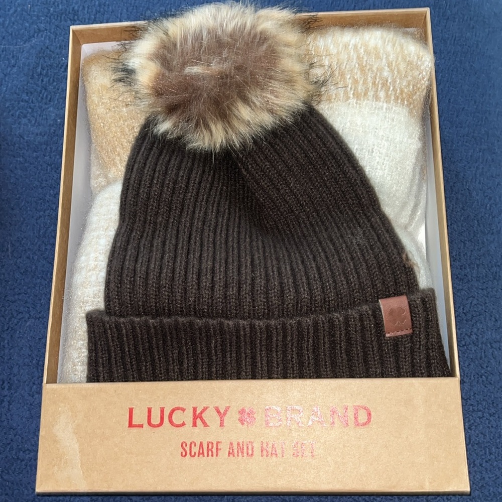 NEW IN BOX LUCKY BRAND HAT & SCARF SET